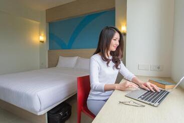 هتل Hop Inn Chumphon