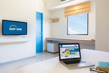 هتل Hop Inn Chumphon