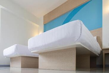 هتل Hop Inn Chumphon