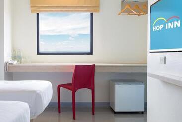هتل Hop Inn Chumphon