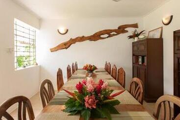 هتل Le Relax St. Joseph Guest House