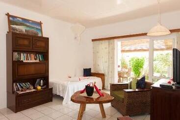 هتل Le Relax St. Joseph Guest House