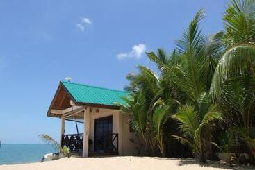 هتل Moonhut Bungalows