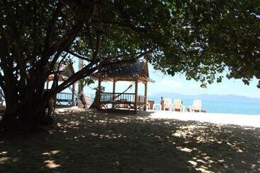 هتل Moonhut Bungalows