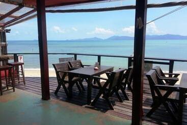 هتل Moonhut Bungalows