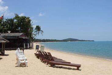هتل Moonhut Bungalows