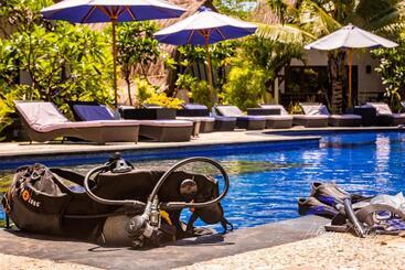 هتل Oceans 5 Dive Resort