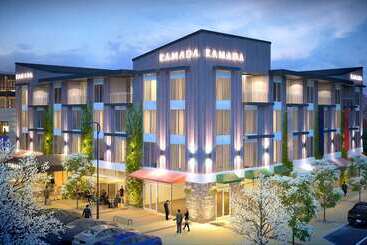 هتل Ramada Suites By Wyndham Queenstown Remarkables Park