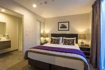 هتل Ramada Suites By Wyndham Queenstown Remarkables Park
