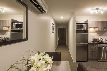 هتل Ramada Suites By Wyndham Queenstown Remarkables Park