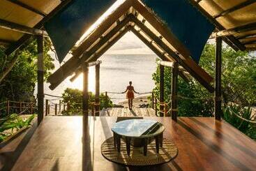 هتل Royal Davui Island Resort   Adults Only