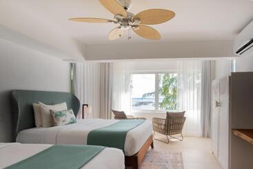 هتل Seapoint Boutique