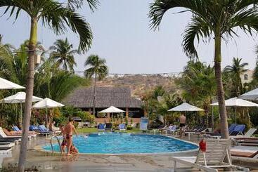هتل Sun & Sands Beach