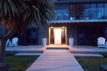هتل The Hamptons