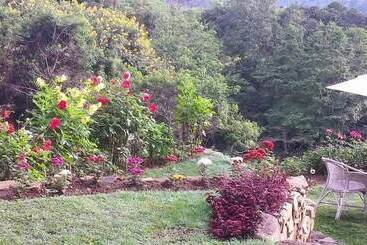 هتل Hideaway Ella