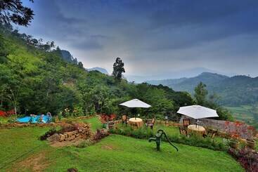 هتل Hideaway Ella