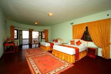 هتل Hideaway Ella