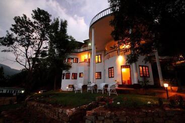 هتل Hideaway Ella