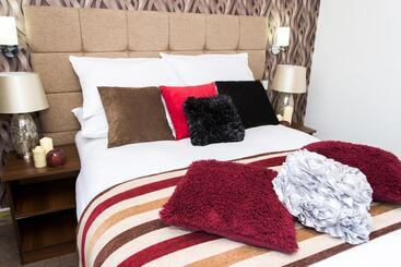 هتل Trivelles Mayfair,stockport