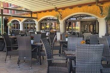 Villa Plaza Boutique Hotel & Spa