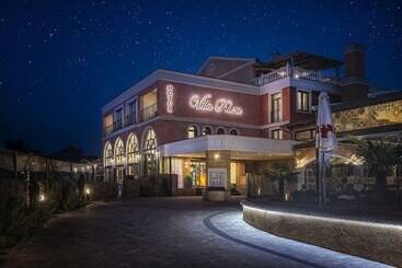 Villa Plaza Boutique Hotel & Spa