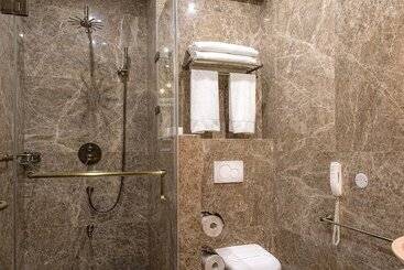 Villa Plaza Boutique Hotel & Spa
