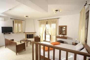 Lenikos Resort
