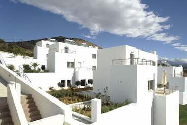Lenikos Resort