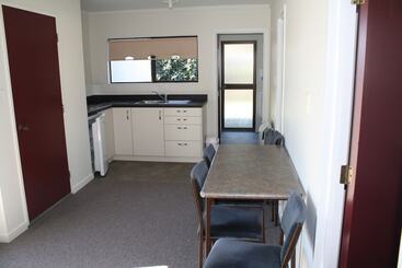 Oxford Court Motel