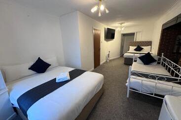 پانسیون All Seasons Gatwick Guest House & Parking