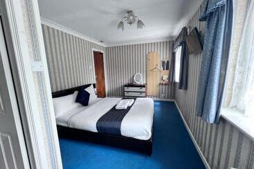 پانسیون All Seasons Gatwick Guest House & Parking