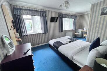 پانسیون All Seasons Gatwick Guest House & Parking