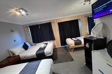 پانسیون All Seasons Gatwick Guest House & Parking