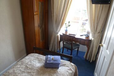 پانسیون Burnside Guest House