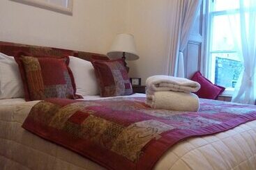 پانسیون Burnside Guest House