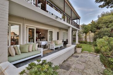 پانسیون Hermanus Lodge On The Green   Solar Power