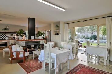 پانسیون Hermanus Lodge On The Green   Solar Power