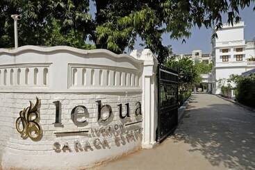 استراحتگاه Saraca Hotel Lucknow