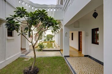 استراحتگاه Saraca Hotel Lucknow
