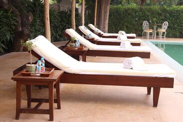 استراحتگاه Saraca Hotel Lucknow