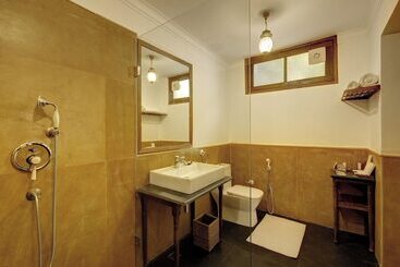 استراحتگاه Saraca Hotel Lucknow