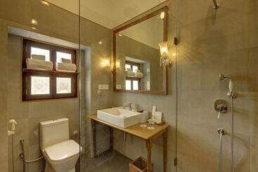 استراحتگاه Saraca Hotel Lucknow