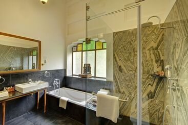 استراحتگاه Saraca Hotel Lucknow