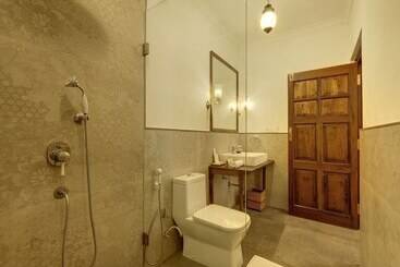 استراحتگاه Saraca Hotel Lucknow