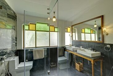 استراحتگاه Saraca Hotel Lucknow