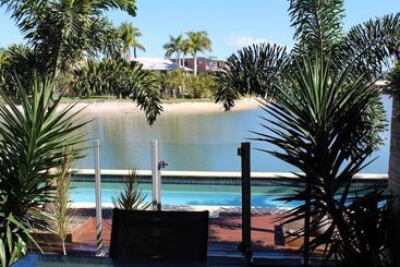 아파트 Saltwater Villas  Pet Friendly Accommodation