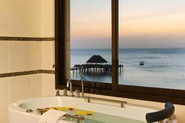 Sea Cliff Resort & Spa