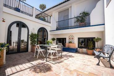 Valencia Luxury Guest House - Godella