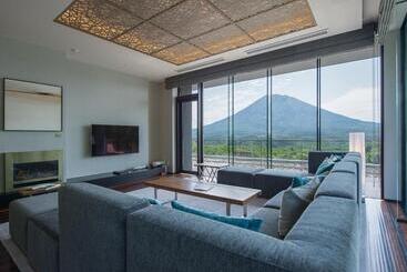 Aya Niseko