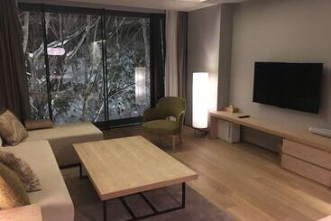 Aya Niseko